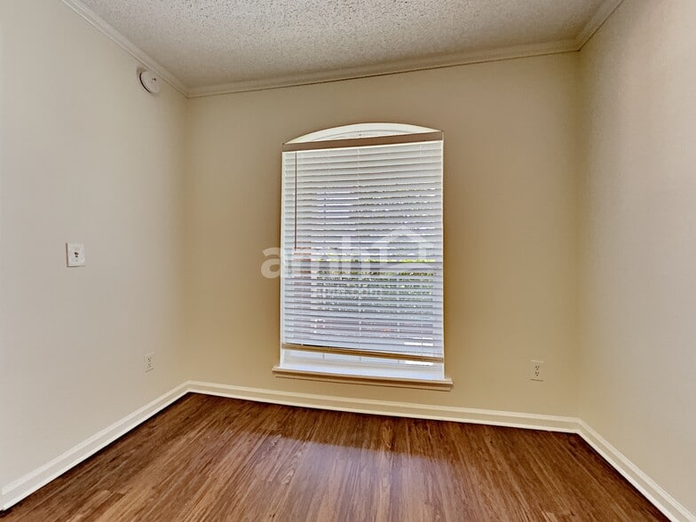 Building Photo - 5359 Vivera Ln