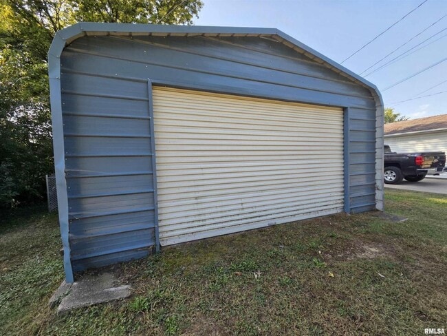 Building Photo - 1216 9th Ave S