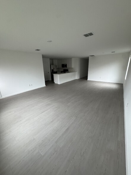 Building Photo - 7116 Waterford Crk Ct