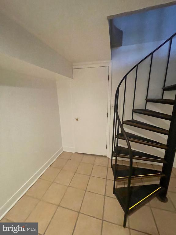 Building Photo - 222 Warren Ave