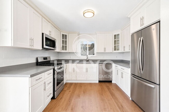 Building Photo - 3007 Nicol Ave