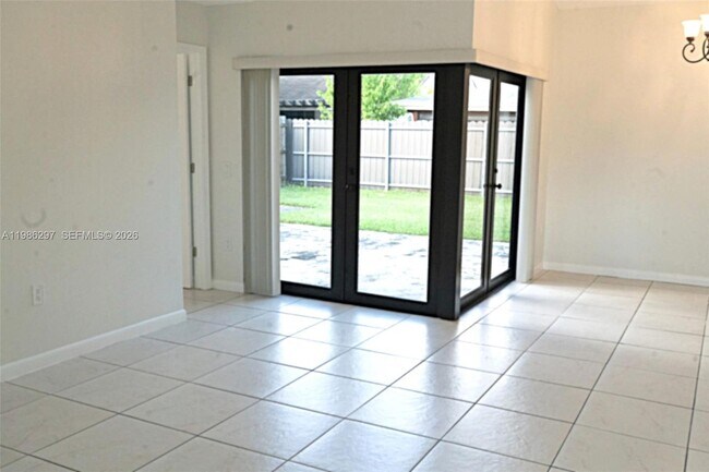 Building Photo - 21009 SW 124th Ave Rd