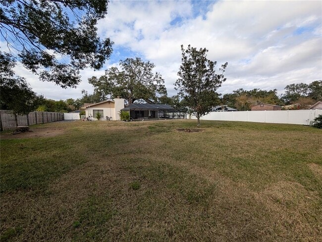 Building Photo - 1117 Lakemont Dr