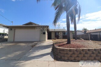 Building Photo - 5 Bedroom 2 Bath Home In Oceanside