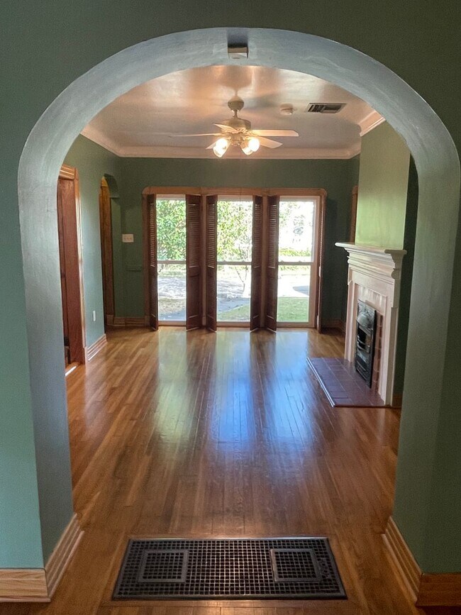 Building Photo - Single Family Home in Quiet Gentilly Neigh...