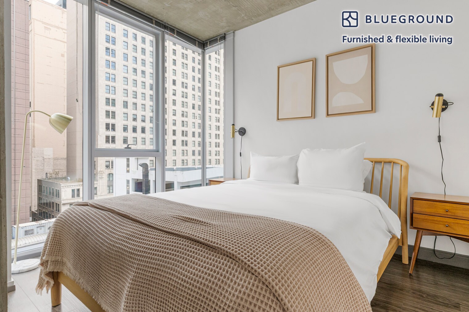 Building Photo - 215 W Lake St