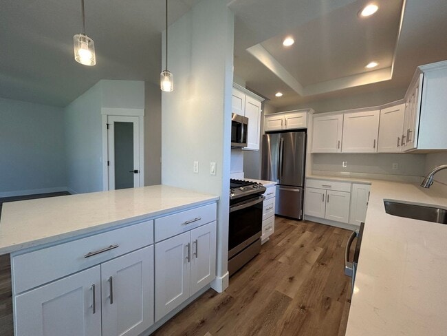 Building Photo - 3 Bed, 2.5 Bath Townhouse/Duplex - Modern Living in a Great Location!