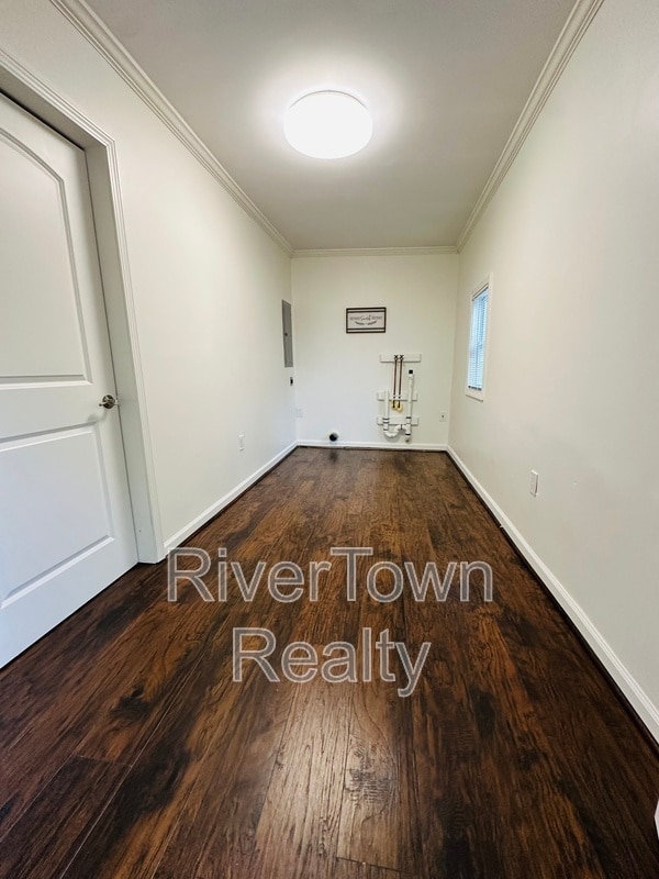 Building Photo - 215 N Bellevue Blvd