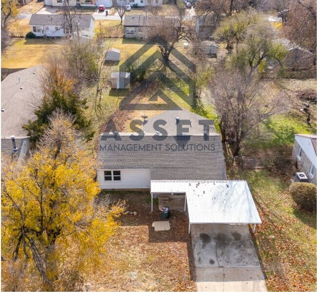 Building Photo - Section 8 approved home!