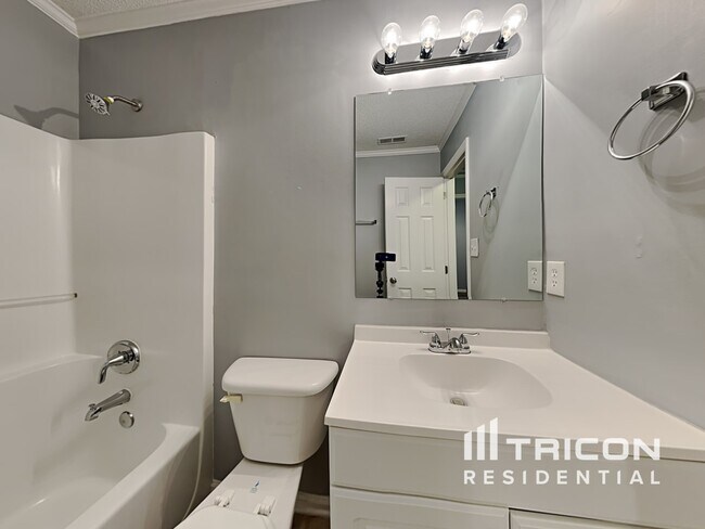 Building Photo - 8404 Sills Ct