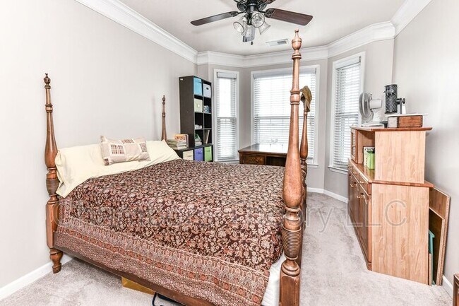 Building Photo - 512 Sunset View Terrace SE