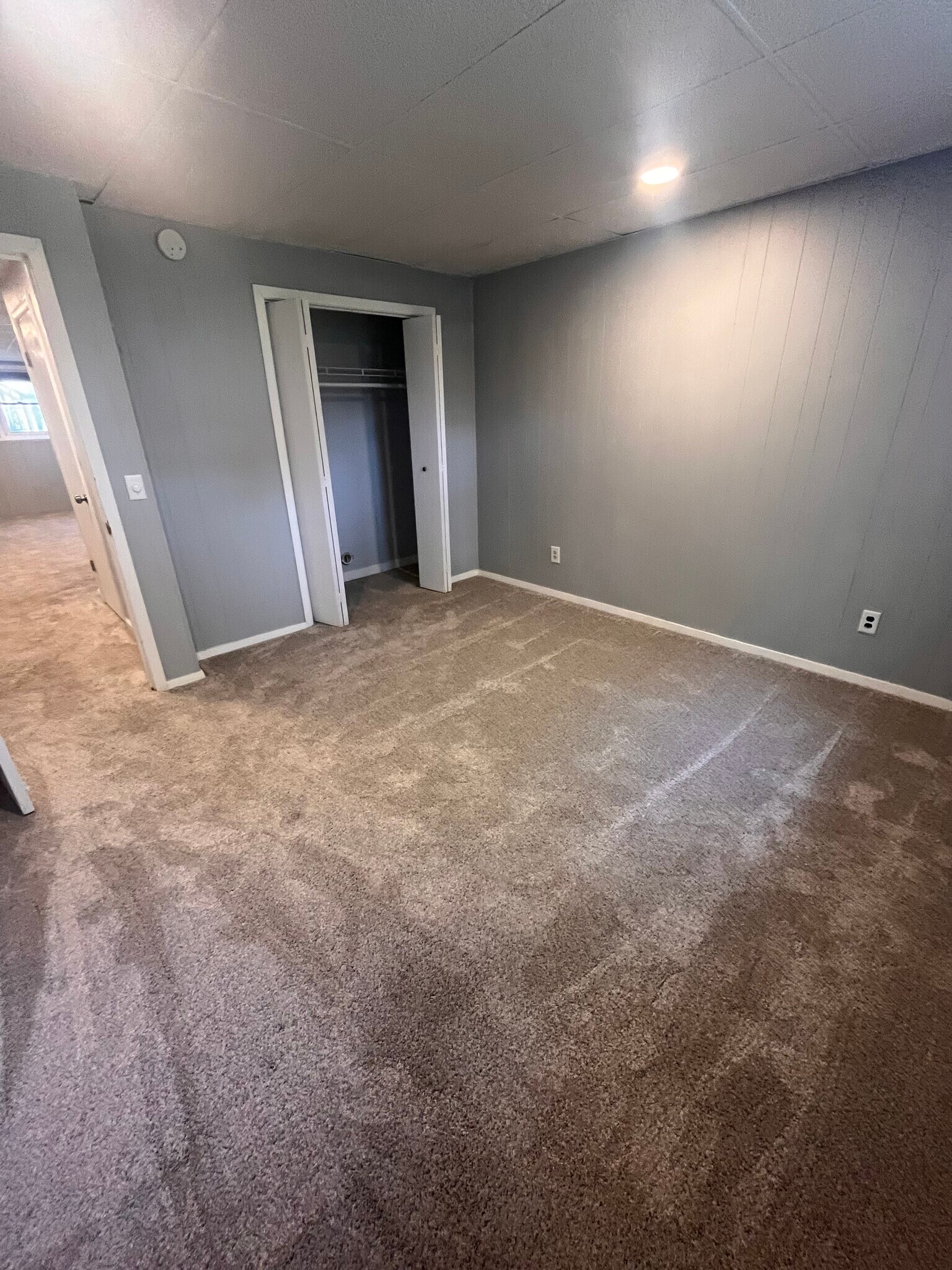 Building Photo - 3840 Wakonda Dr