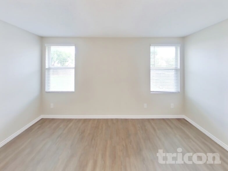 Building Photo - 105 Phlox Ln