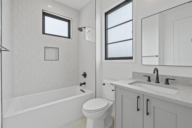 Building Photo - 701 Ariana Ct