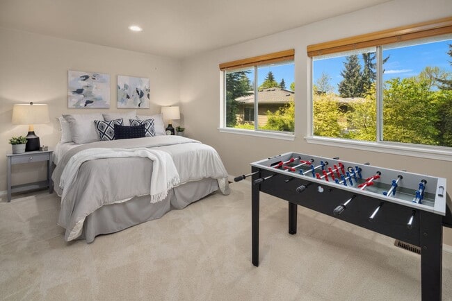 Building Photo - Beautiful home with 5 beds, 3.5 baths for ...