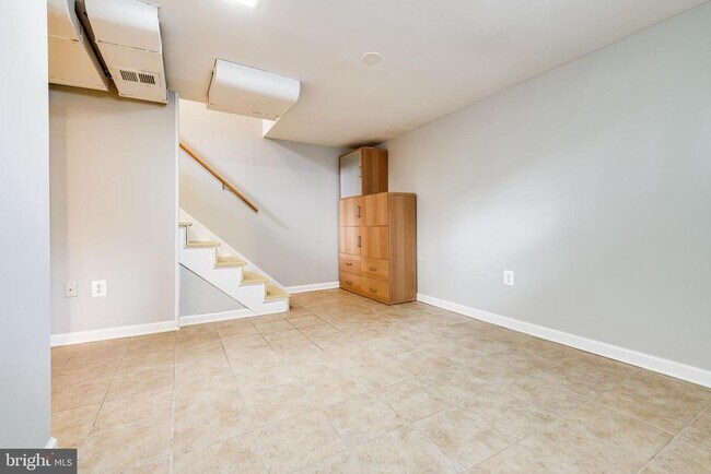 Building Photo - 5809 Mt Vernon Dr