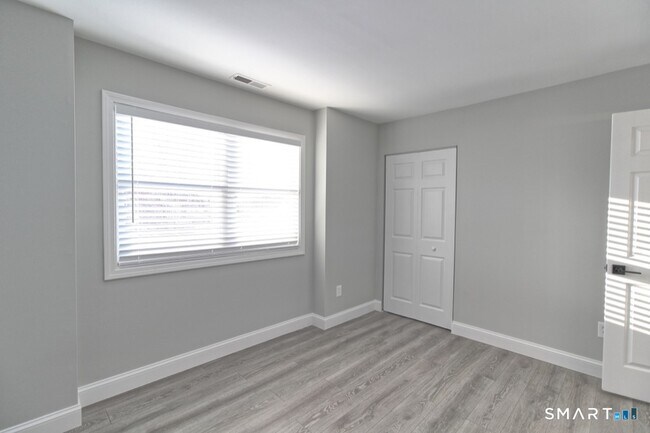 Building Photo - 169 Clark St