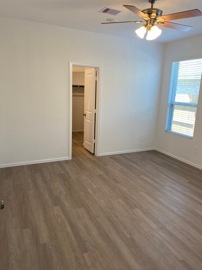 Master bedroom - 23907 Steep Climb Dr