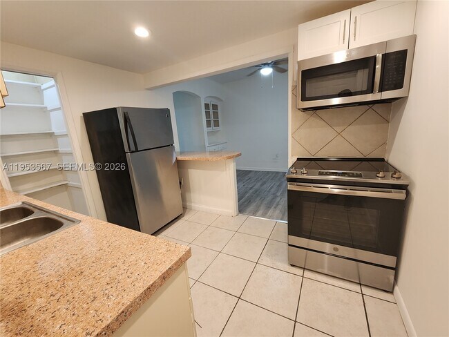 Building Photo - 405 NW 64th St
