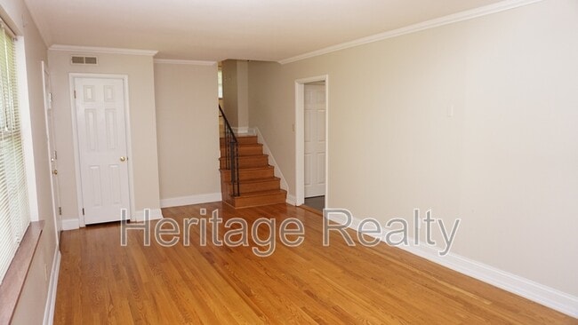 Building Photo - 529 Bardon Rd NW