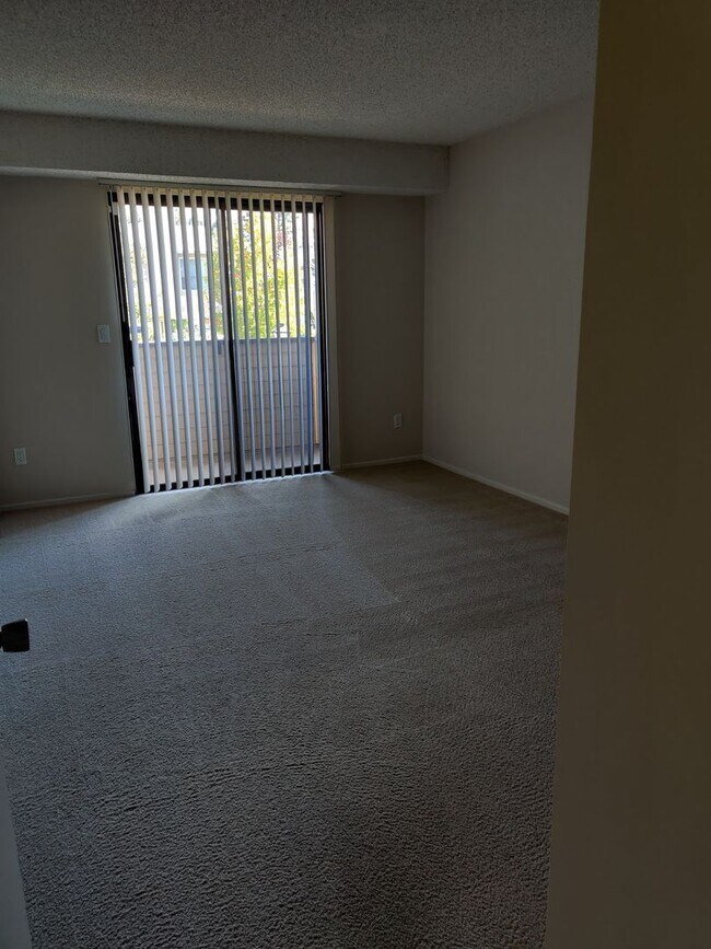 Building Photo - Beautiful Condo South Fremont Community - ...