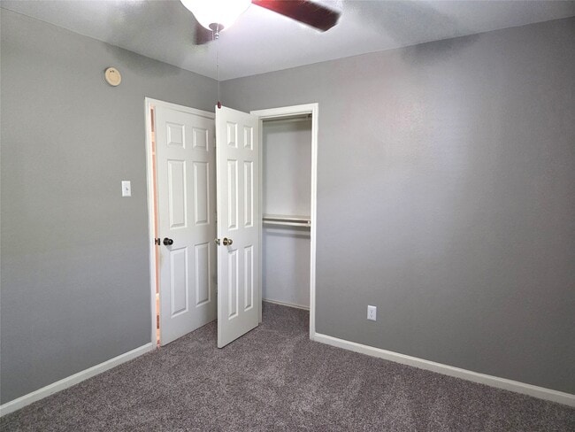 Building Photo - 18011 Featherfield Ln