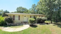 Building Photo - 1501 Howard Dr