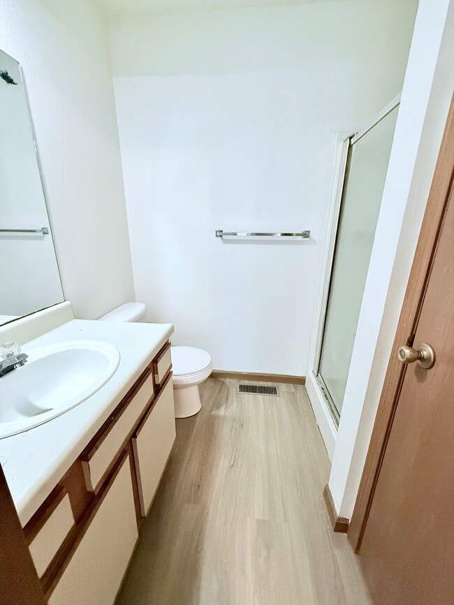 Building Photo - Great 3 Bed 2 Bath 2 Car Garage Flat Duplex- Pets ok!