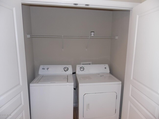 Building Photo - 8290 Park Way