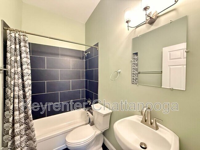 Building Photo - 2313 Bailey Ave