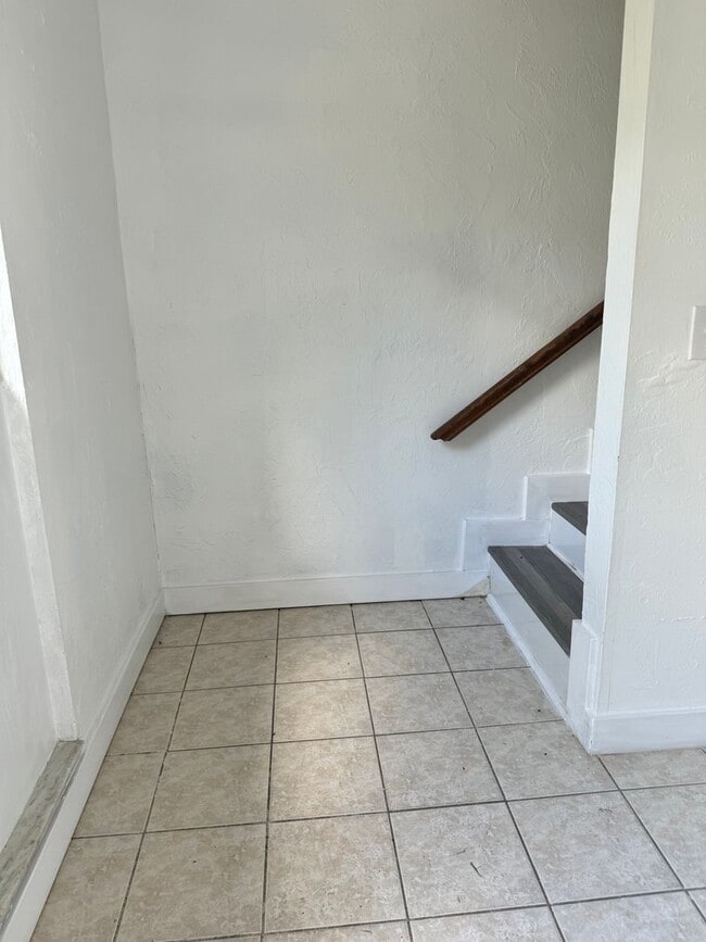 Building Photo - Spacious 3-Bedroom, 2.5-Bathroom Condo – P...