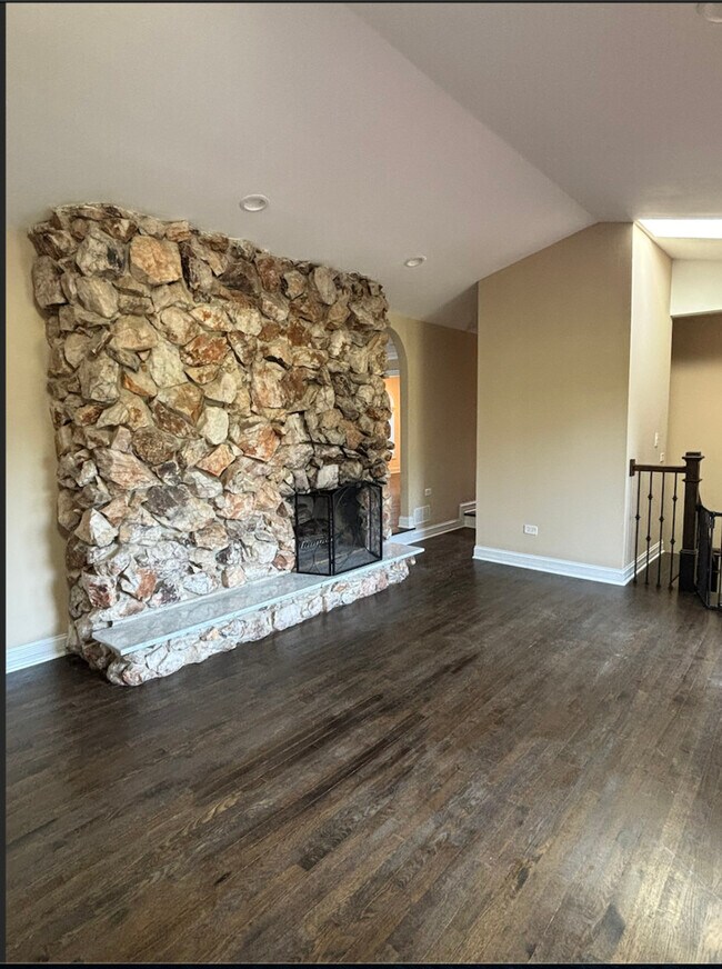 Building Photo - 406 S Lauder Ln