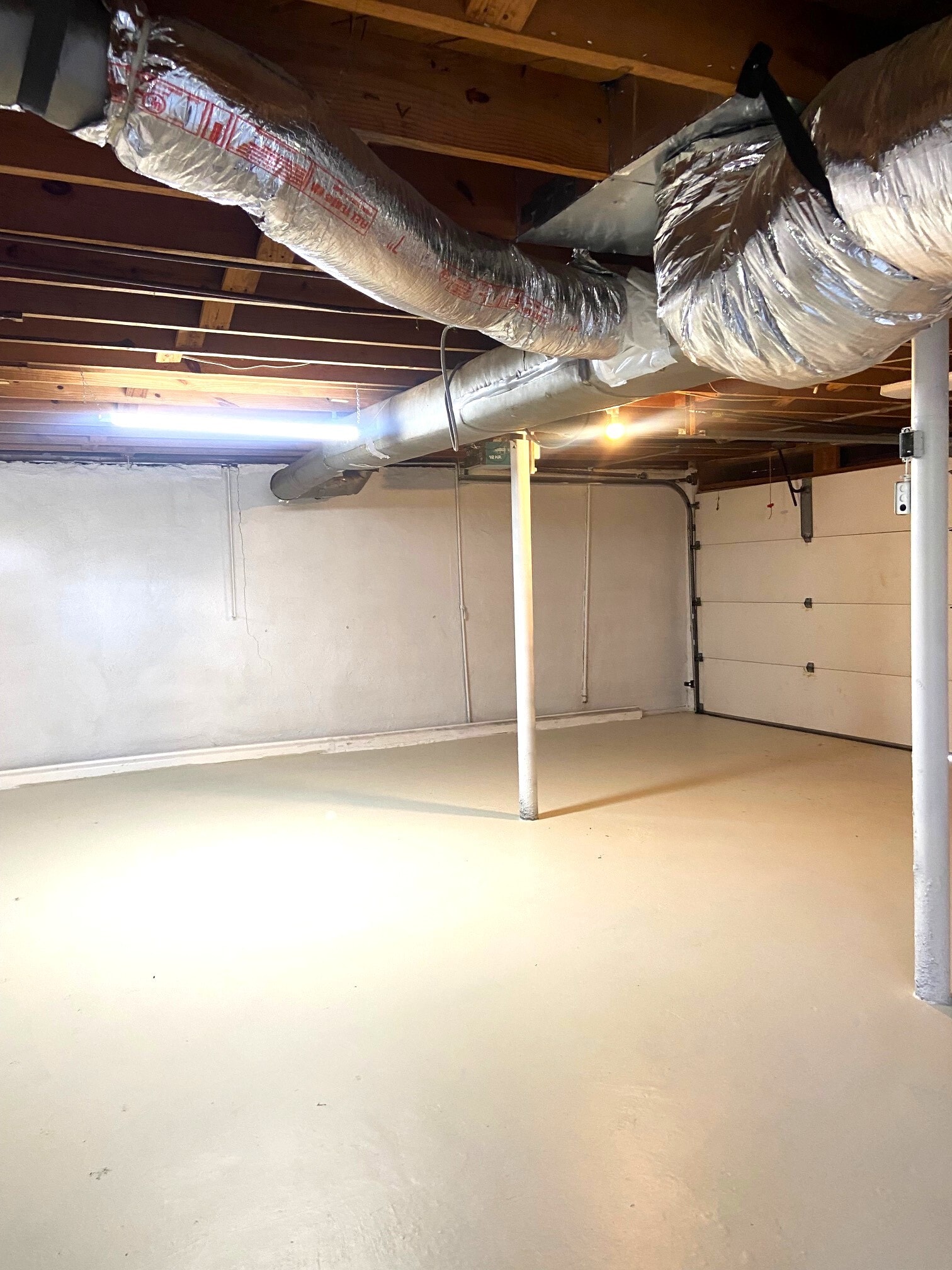 Building Photo - 1826 Eastridge Dr