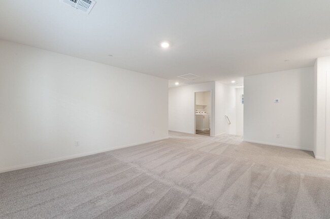 Building Photo - Brand-new 4-bedroom home located in the de...