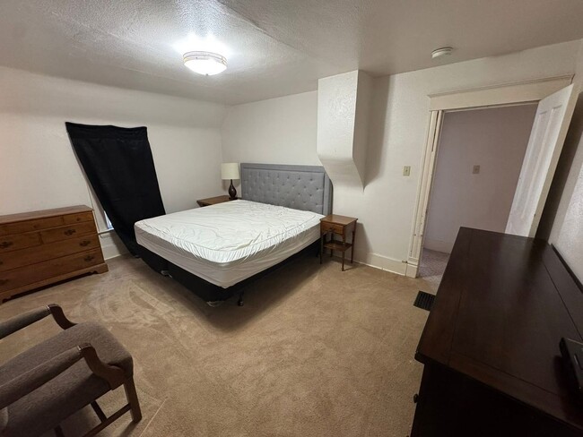 Building Photo - 1722 1st Ave S