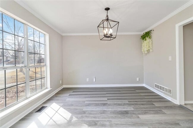 Building Photo - 2119 Tudor Castle Way