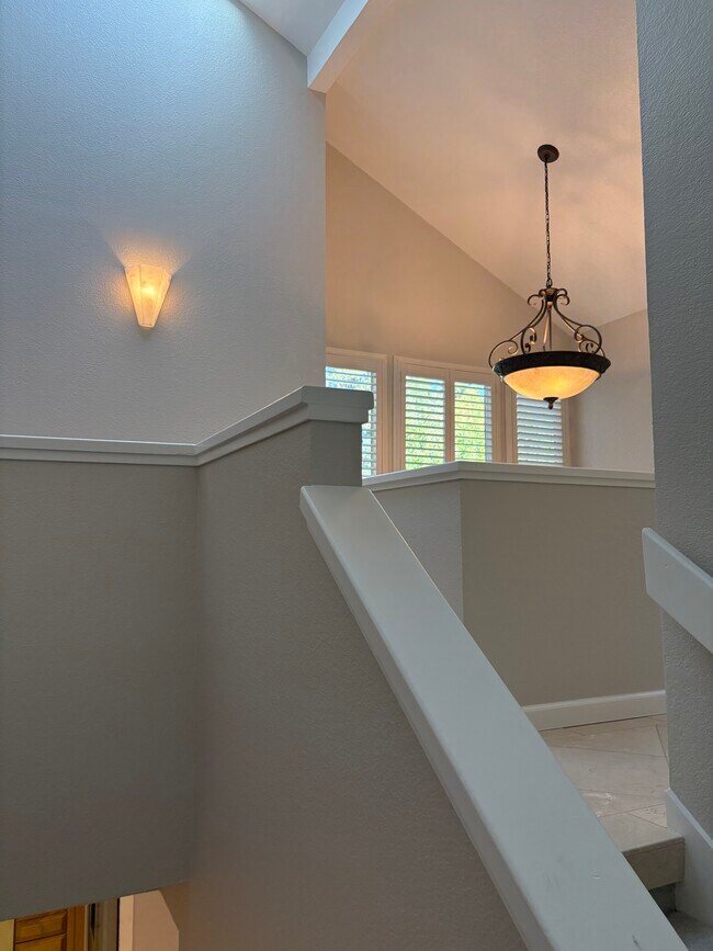 Building Photo - 1938 Stratton Cir