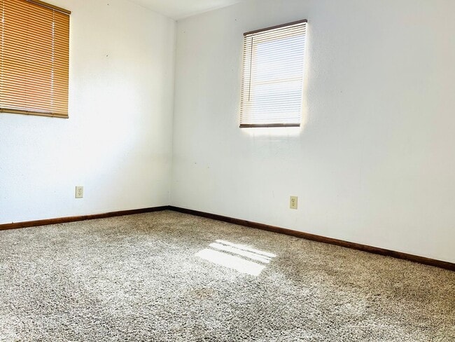 Building Photo - Spacious Home on Large Corner Lot