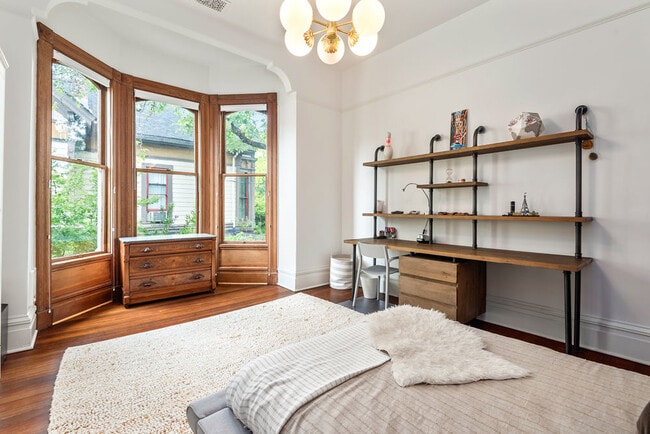 Building Photo - 2234 NW Johnson St