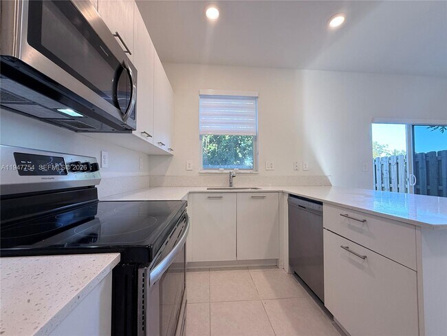 Building Photo - 12433 NW 23rd Ct