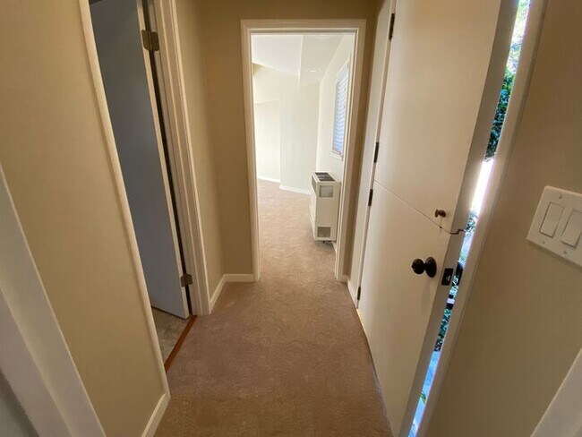 Building Photo - 4110 El Bosque Dr