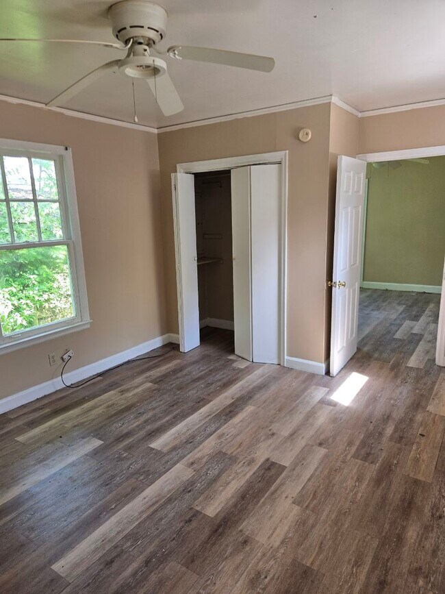 Building Photo - 3703 Fairoaks Ave