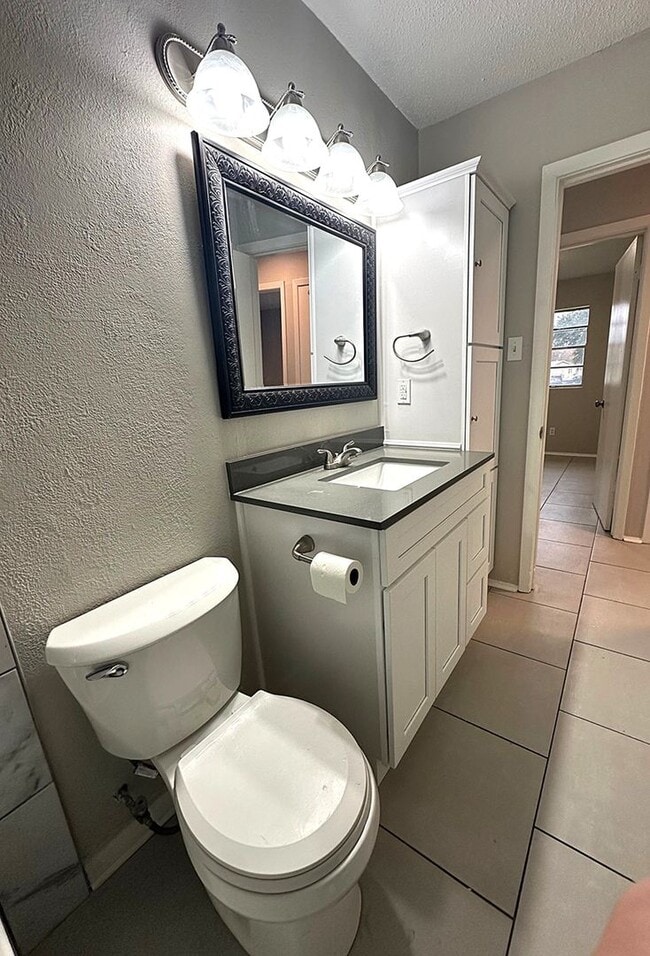 Building Photo - 3012 Gaines St