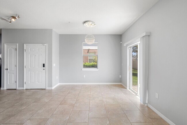 Building Photo - 6562 S Goldenrod Rd