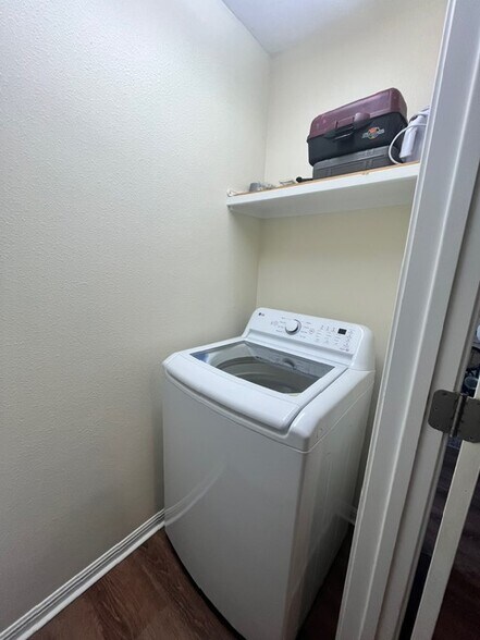 Washer - 6900 E Riverside Dr