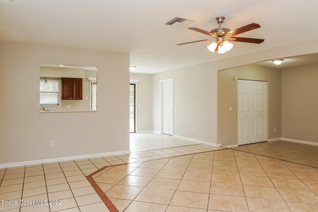 Building Photo - 1658 Wainwright St SE