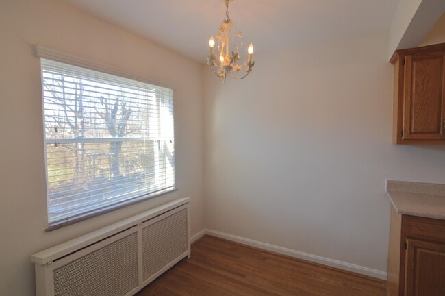 Building Photo - 27 Sunnymede Dr