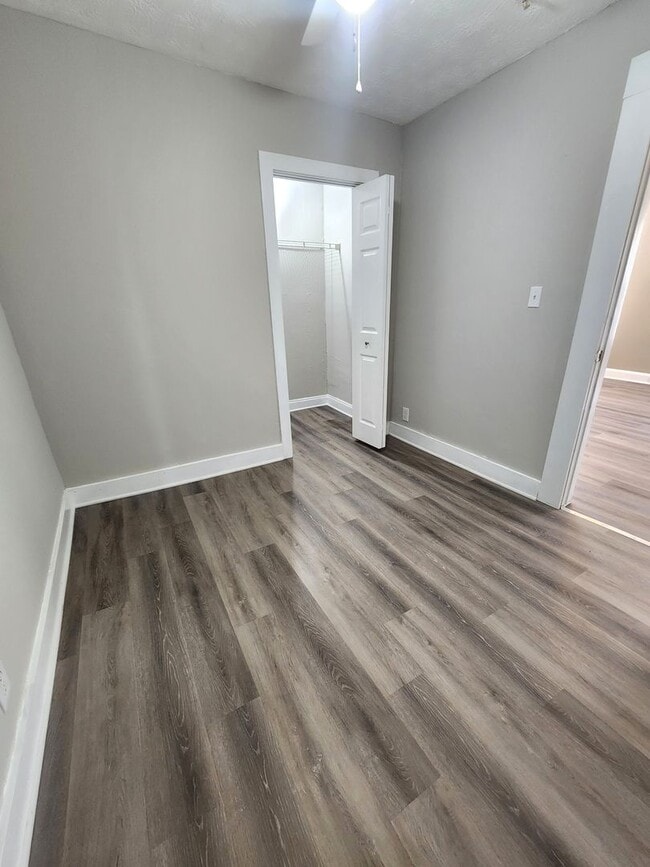 Building Photo - Duplex W 47th