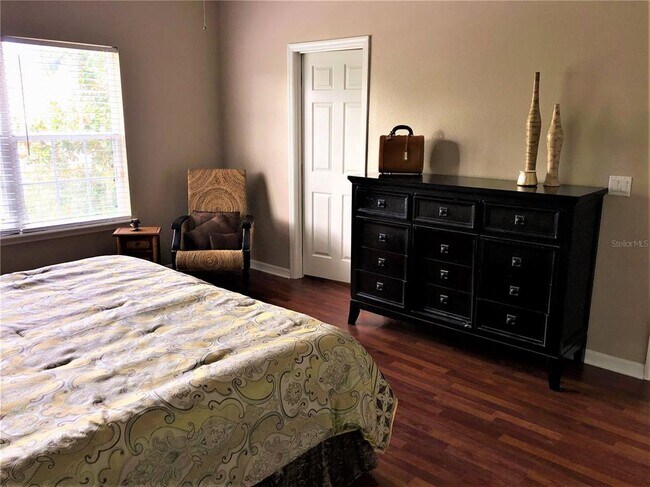 Building Photo - 656 Pinebranch Cir