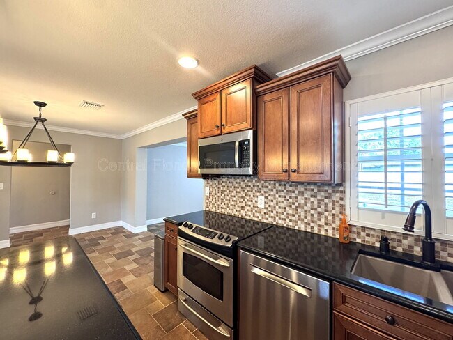 Building Photo - 3465 Balsam Dr